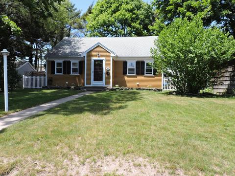 52 Harvard St, Hyannis, MA 02601 photo 10