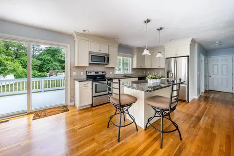 208 James Cir, Mashpee, MA 02649 photo 7