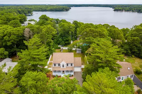 208 James Cir, Mashpee, MA 02649 photo 4