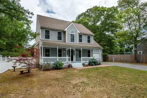208 James Cir, Mashpee, MA 02649 photo 3