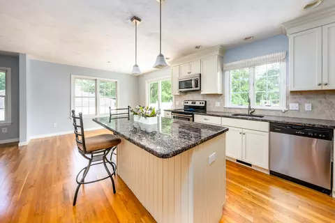208 James Cir, Mashpee, MA 02649 photo 8