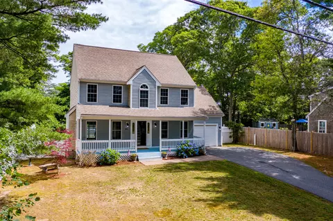 208 James Cir, Mashpee, MA 02649 photo 2