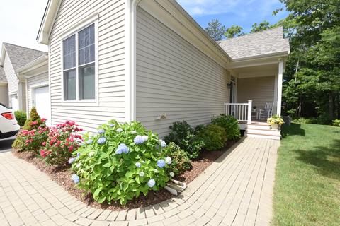 9 Grey Hawk Dr, Mashpee, MA 02649 photo 2