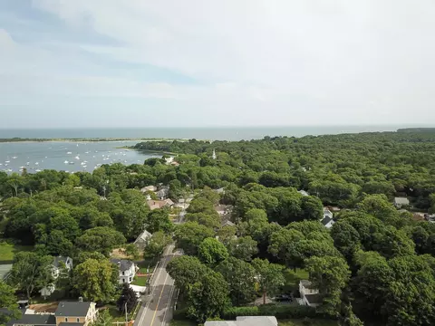 81 High St, Cotuit, MA 02635 photo 10