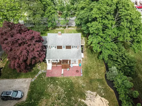81 High St, Cotuit, MA 02635 photo 7