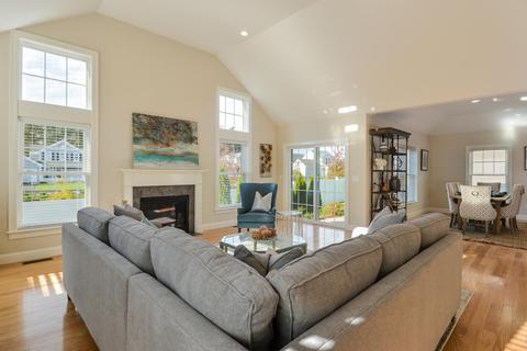 37 Cobblestone Cir, Mashpee, MA 02649 photo 4