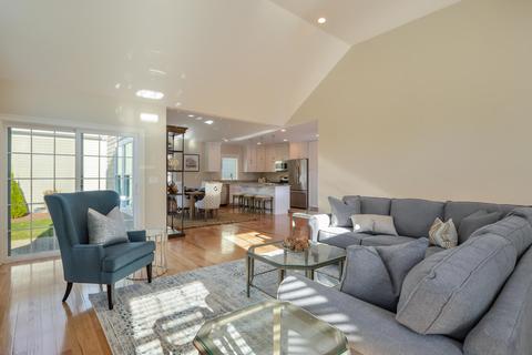 37 Cobblestone Cir, Mashpee, MA 02649 photo 5