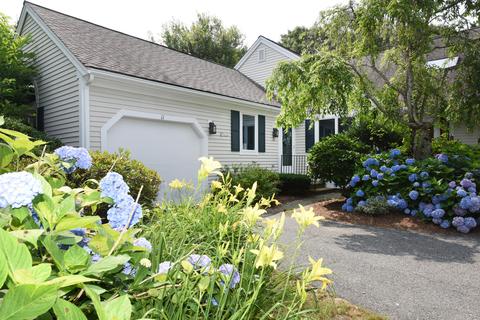 11 Windward St, Mashpee, MA 02649 photo 1