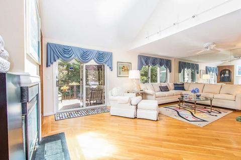 18 Rolling Green Ln, Mashpee, MA 02649 photo 9