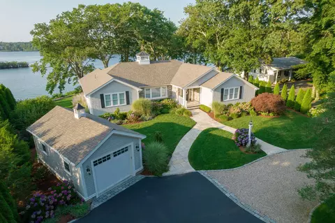 256 Holly Point Rd, Centerville, MA 02632 photo 8