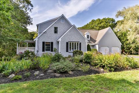 585 Bay Ln, Centerville, MA 02632 photo 2