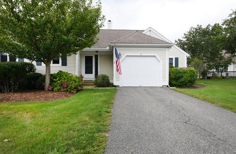 7 Classic Cir, Mashpee, MA 02649 photo 1