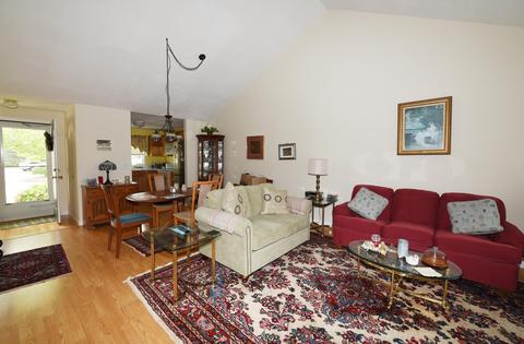 7 Classic Cir, Mashpee, MA 02649 photo 4