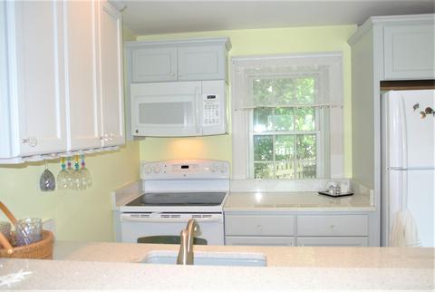 14 Hammock Pond Rd, Mashpee, MA 02649 photo 4