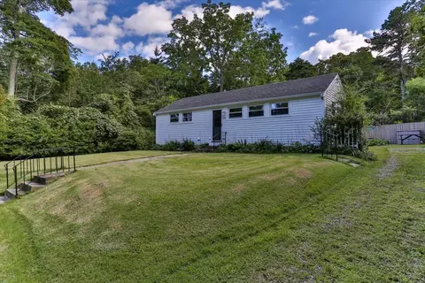 32 Quashnet Rd, Mashpee, MA 02649 photo 2