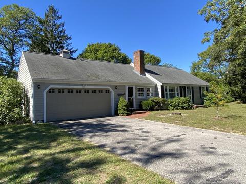 462 Putnam Ave, Cotuit, MA 02635 photo 1