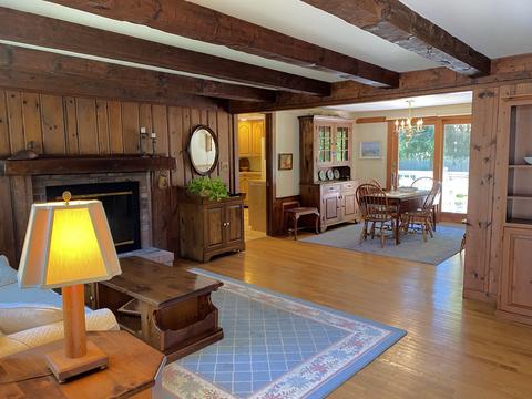 462 Putnam Ave, Cotuit, MA 02635 photo 2