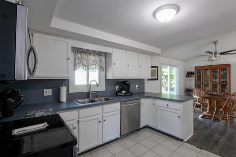 4 Hemlock Dr, Mashpee, MA 02649 photo 5