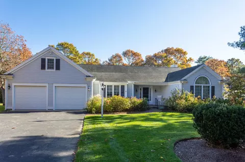 61 Falling Leaf Ln, Osterville, MA 02655 photo 2