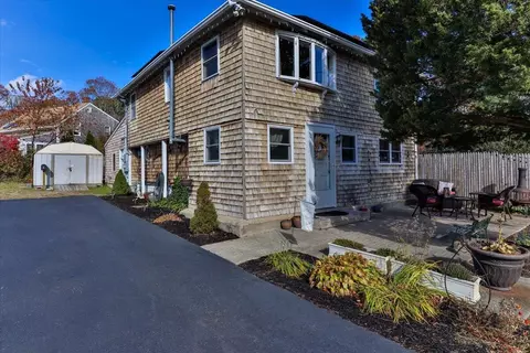 4 Anthonys Way, Buzzards Bay, MA 02532 photo 1
