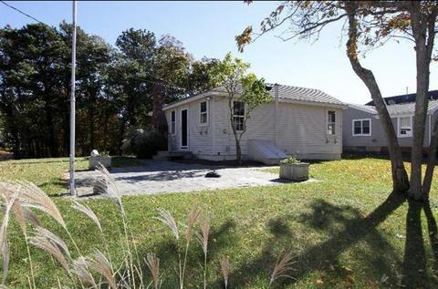 49 Clover Ln, Mashpee, MA 02649 photo 3