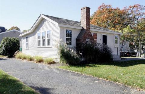 49 Clover Ln, Mashpee, MA 02649 photo 1