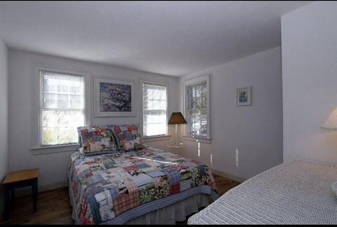 49 Clover Ln, Mashpee, MA 02649 photo 9