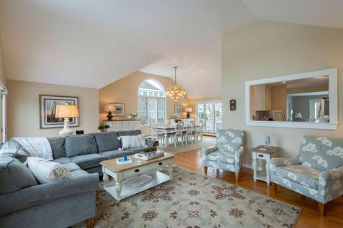 226 Glenneagle Dr, Mashpee, MA 02649 photo 9