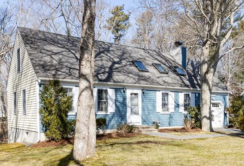 61 Edgewater Rd, Mashpee, MA 02649 photo 1