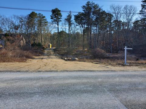 33 Dromoland Ln, Barnstable, MA 02630 photo 3