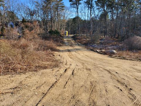 33 Dromoland Ln, Barnstable, MA 02630 photo 4