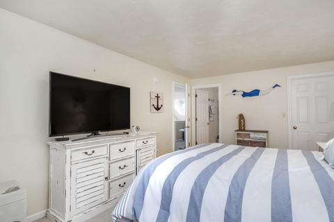 4 Rolling Green Ln, Mashpee, MA 02649 photo 16