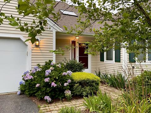4 Rolling Green Ln, Mashpee, MA 02649 photo 4