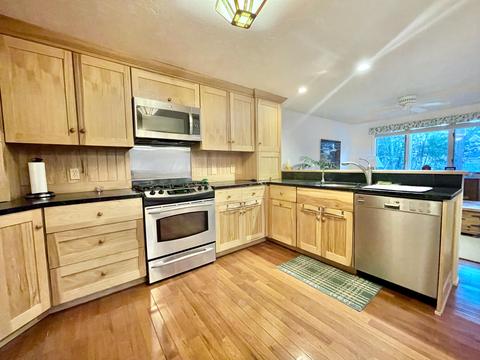 4 Rolling Green Ln, Mashpee, MA 02649 photo 9