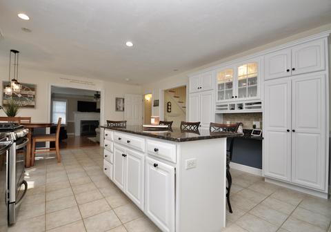 296 Mohawk Rd, Raynham, MA 02767 photo 12