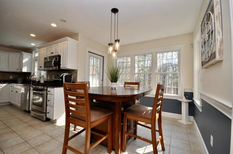 296 Mohawk Rd, Raynham, MA 02767 photo 9