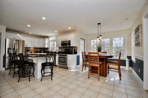 296 Mohawk Rd, Raynham, MA 02767 photo 7
