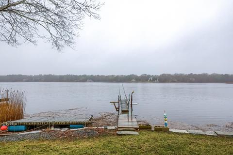 4 Canedy St, West Wareham, MA 02576 photo 5