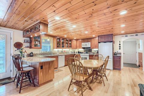 4 Canedy St, West Wareham, MA 02576 photo 12