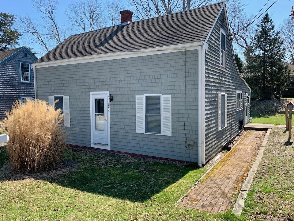 184 Main St, Sandwich, MA 02563 51 Photos MLS 22201514 Movoto