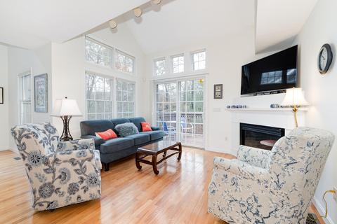 23 Gold Leaf Ln, Mashpee, MA 02649 photo 1