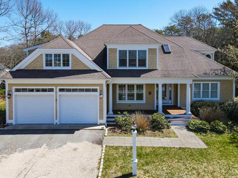 44 Bayshore Dr, Mashpee, MA 02649 photo 1