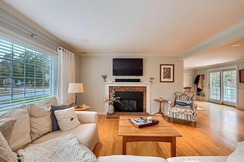 94 Anchor Ln, Cotuit, MA 02635 photo 6