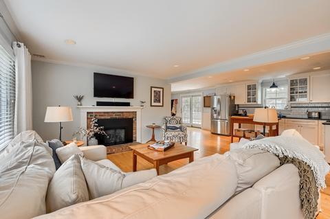 94 Anchor Ln, Cotuit, MA 02635 photo 5