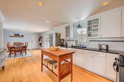 94 Anchor Ln, Cotuit, MA 02635 photo 10