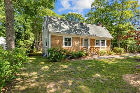 328 Arrowhead Dr, Hyannis, MA 02601 photo 2
