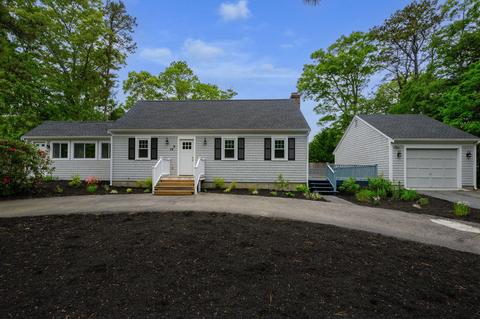 54 Beechwood Dr, Mashpee, MA 02649 photo 2