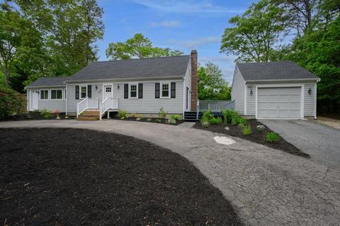 54 Beechwood Dr, Mashpee, MA 02649 photo 1