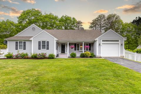 43 Snead Dr, Mashpee, MA 02649 photo 2