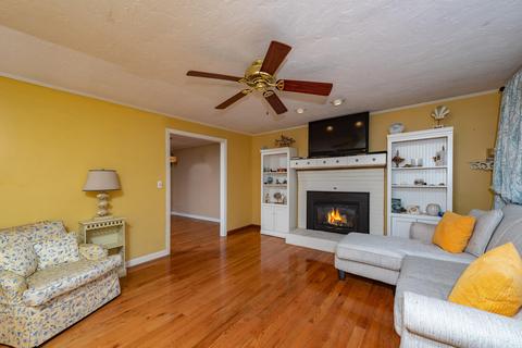 5 Thom Ave, Bourne, MA 02532 photo 4
